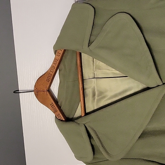 Vintage Pea Green Coat - seems like a Size medium - good used condition - Picture 4 of 7